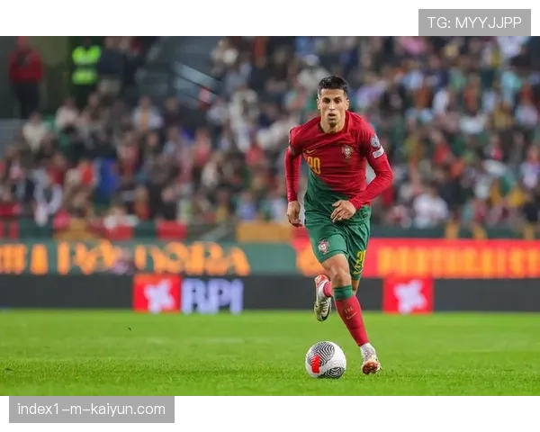 葡萄牙体育边后卫助攻策略：进攻宽度利用与防守平衡